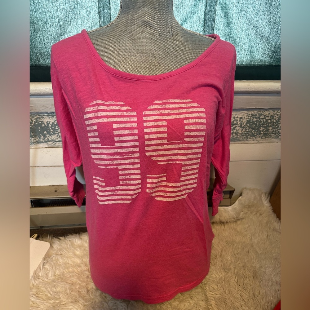 ⭐️ 3 for $20.00 SALE Women’s top